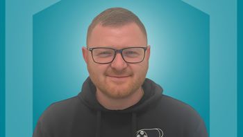 leon-caregiver-at-right-at-home-elderly-care-at-home-provider-in-cheshire-east-covering-stockport-wilmslow-and-macclesfield