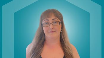 stacey-ankers-care-manager-at-right-at-home-elderly-care-at-home-provider-in-cheshire-east-covering-stockport-and-macclesfield