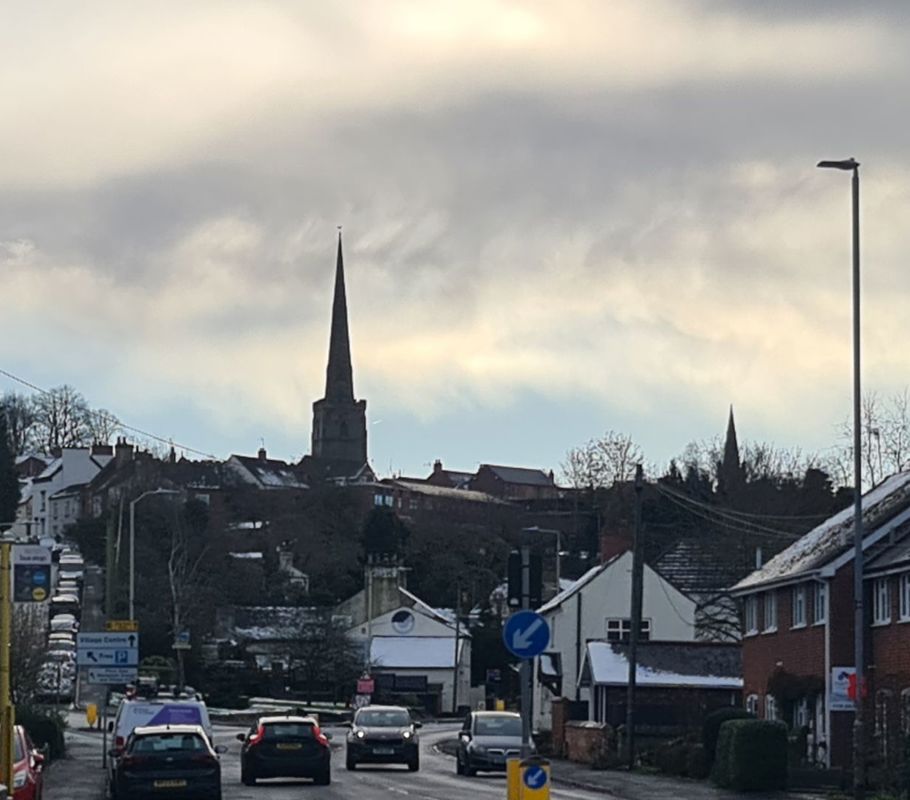 traffic on street in castle donington