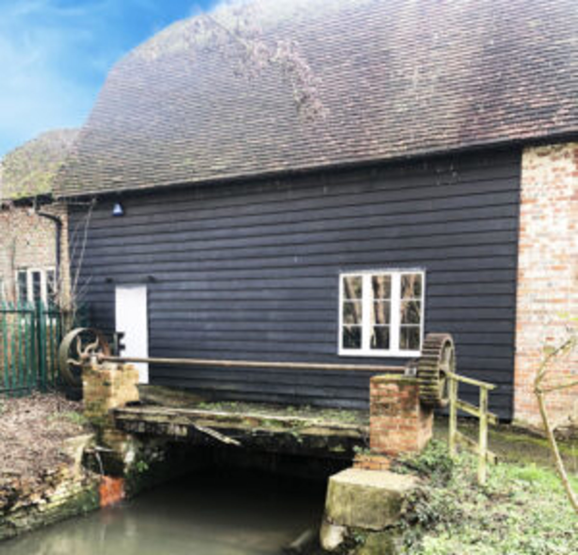 Picture of the River Loddon flowing through Longbridge Mill
