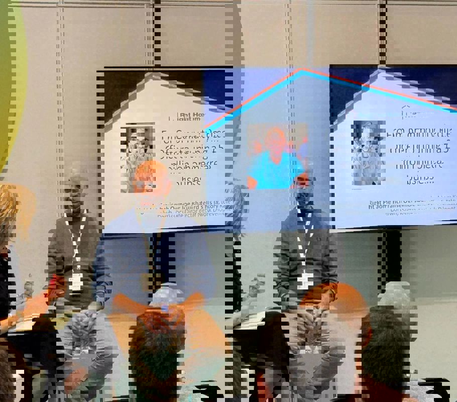 joe and kate talking at franchise show