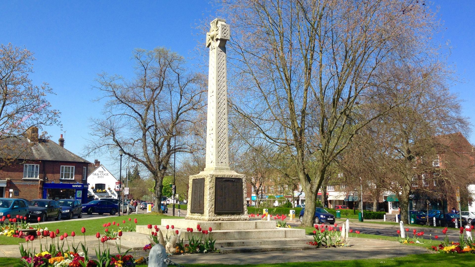 statue in church green in harpenden