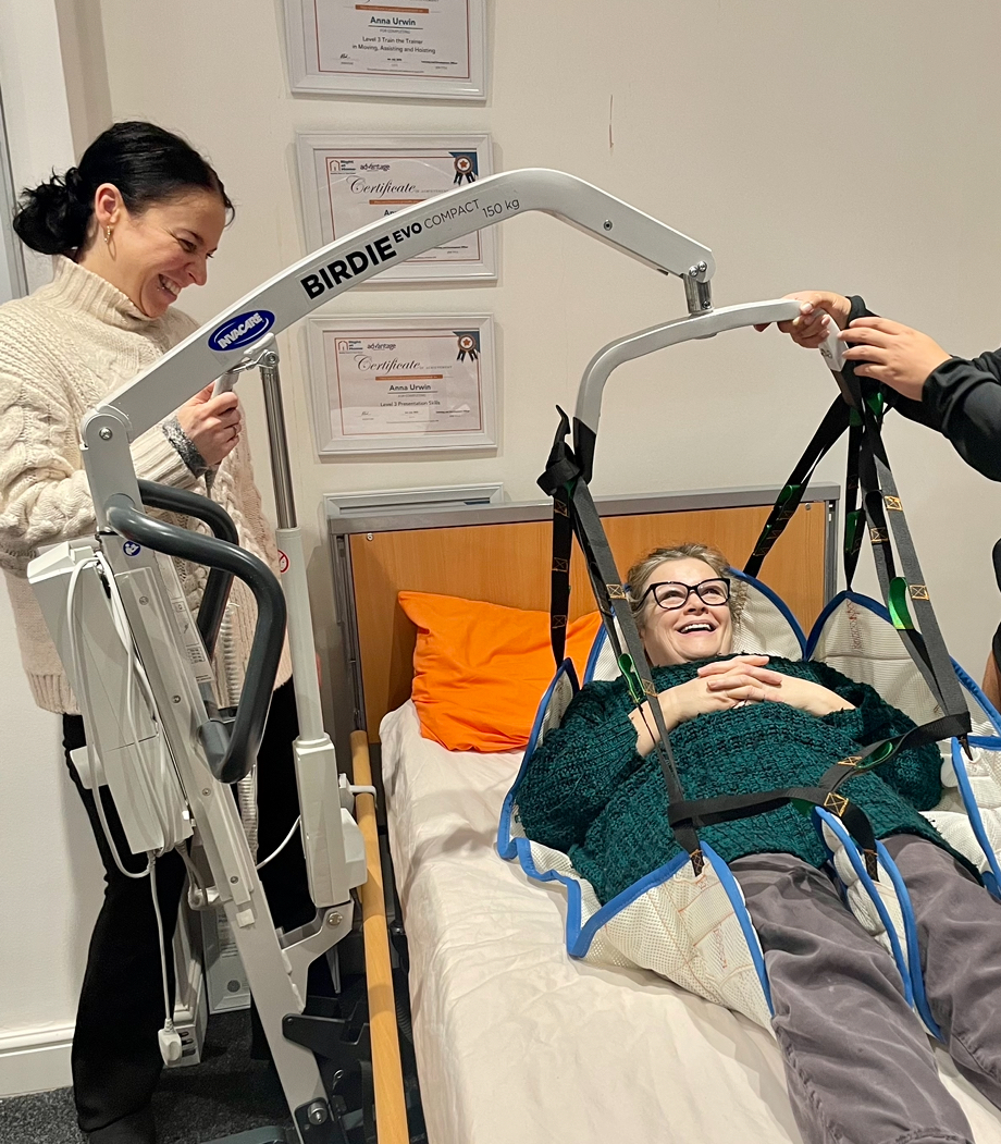 Carer training in the use of a hoist