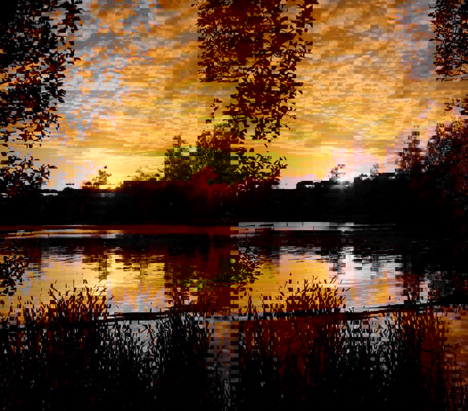 yeadon tarn sunset over lake