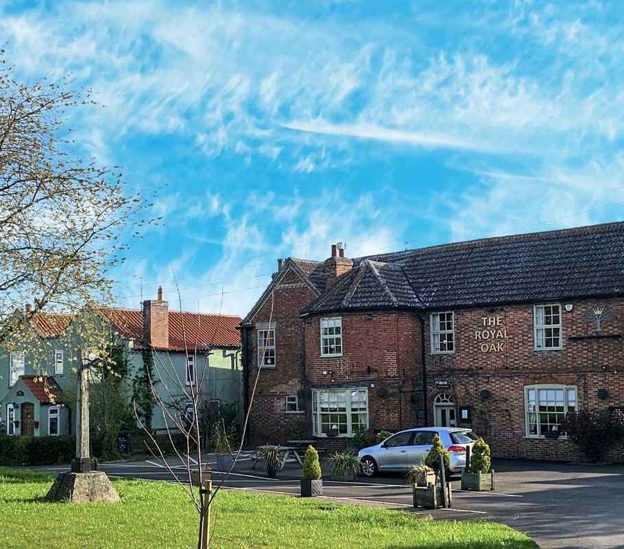 royal oak pub in long bennington