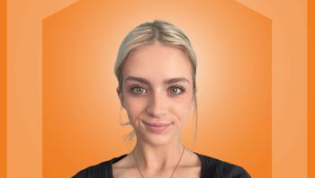 freya-caregiver-at-right-at-home-elderly-care-at-home-provider-in-cheshire-east-covering-stockport-wilmslow-and-macclesfield